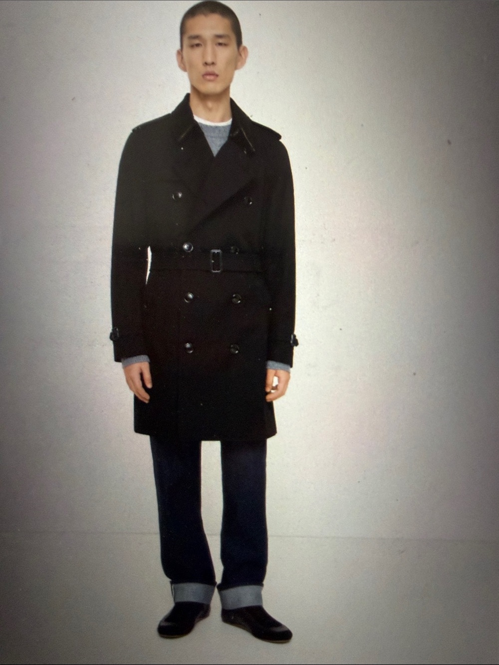 Burberry Men’s Black Double-Breasted Mid-length Kensington Trench Coat - Picture 9 of 10